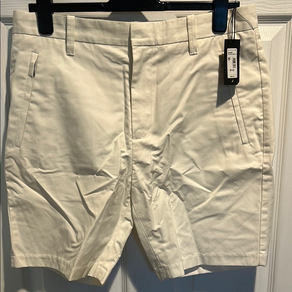 NWT Nautica Men's Classic White Shorts